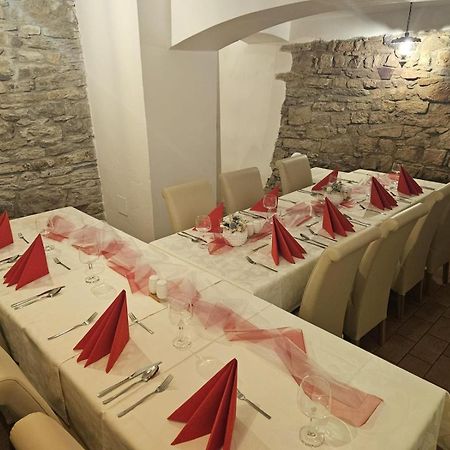 Hotel U Mesta Prahy Náchod Esterno foto