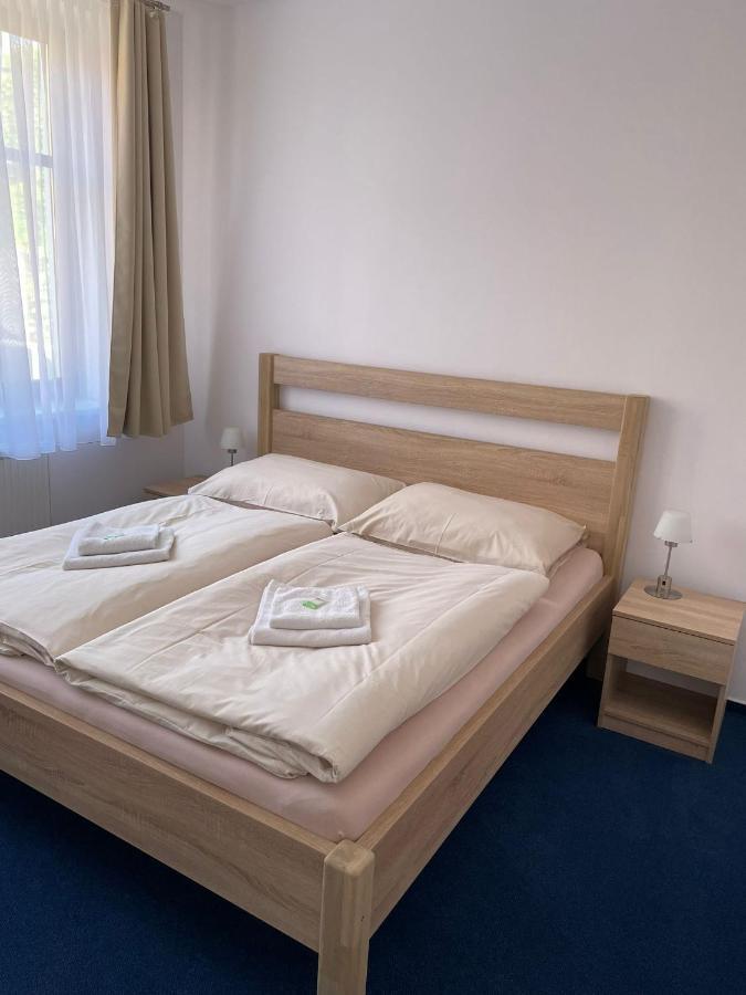 Hotel U Mesta Prahy Náchod Esterno foto