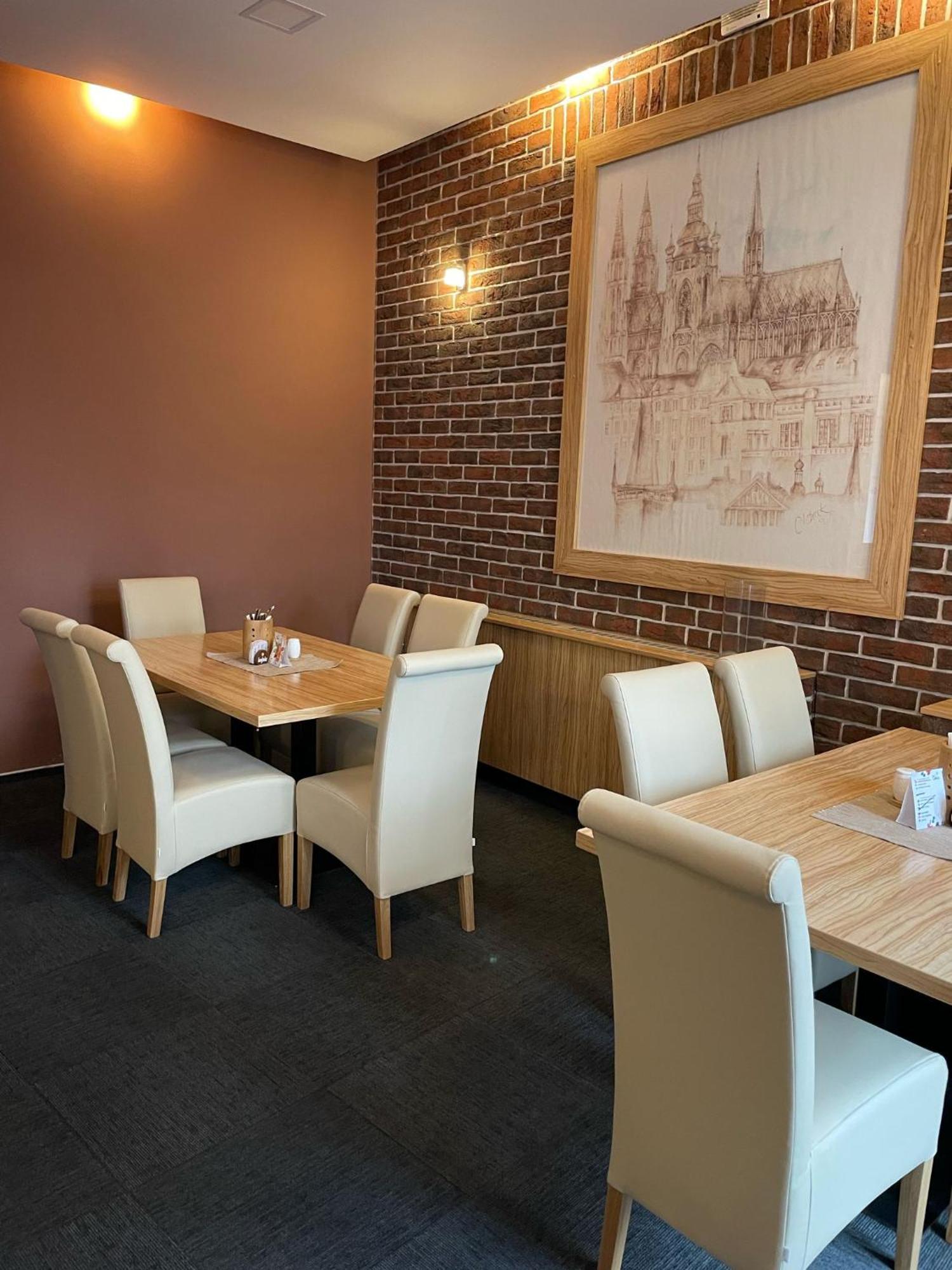 Hotel U Mesta Prahy Náchod Esterno foto
