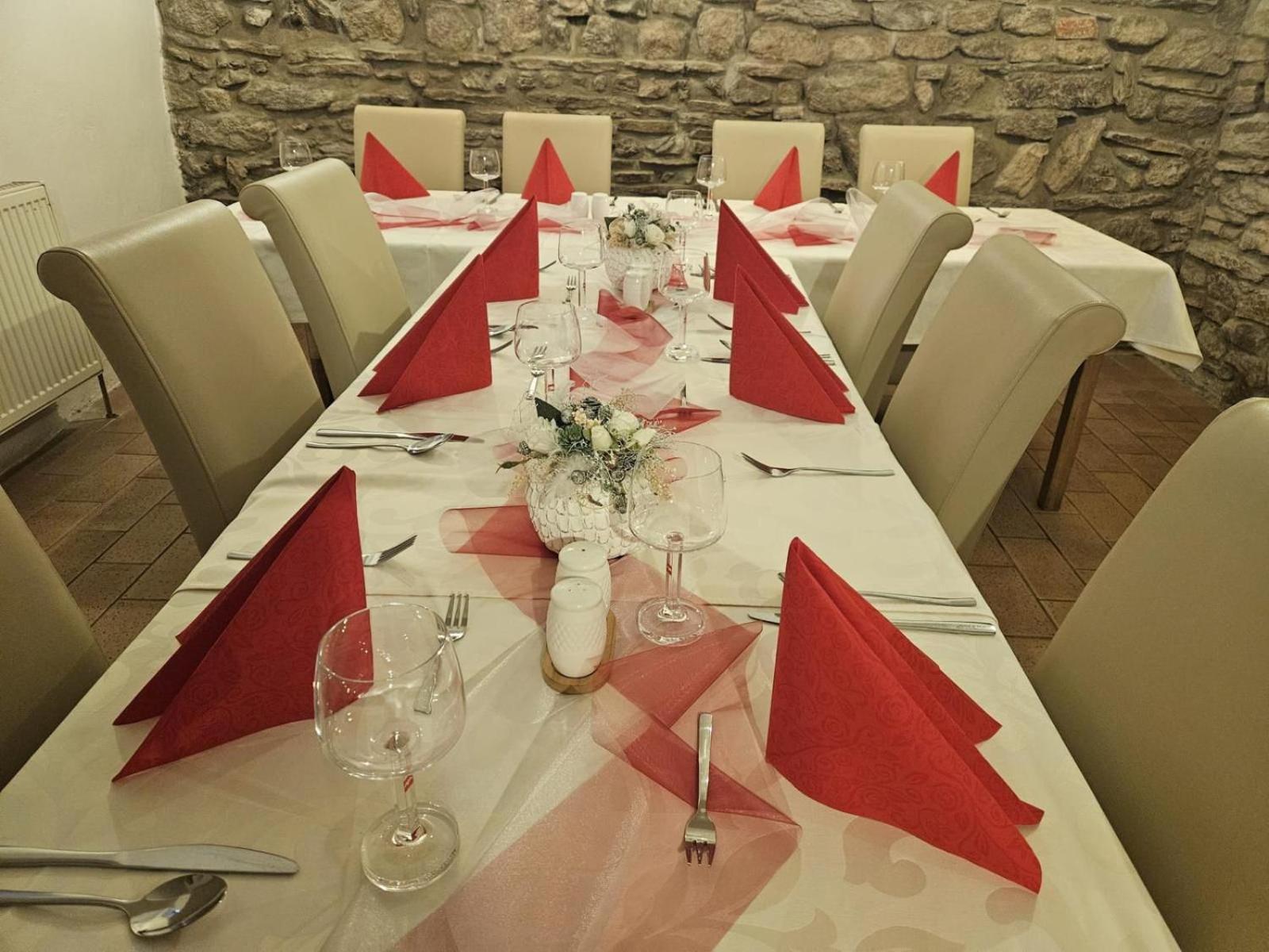 Hotel U Mesta Prahy Náchod Esterno foto